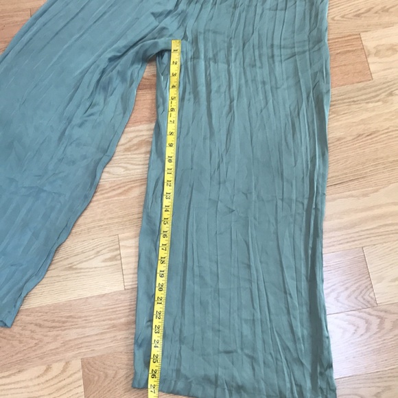 New! Zara medium olive satin effect wrinkled V neck jumpsuit. - Picture 5 of 10